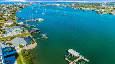 345 Mango St 406, Fort Myers Beach FL - photo 7 of 46