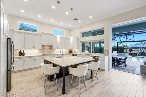 5715 Clarendon Dr, Naples FL - photo 8 of 21