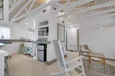 1278 Rainbow Ct, Naples FL - photo 19 of 46