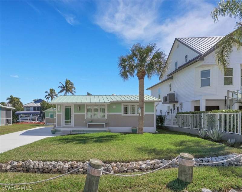 2 bedroom SingleFamilyResidence at 1278 Rainbow Ct, Gulf Harbor, Naples — photo 2
