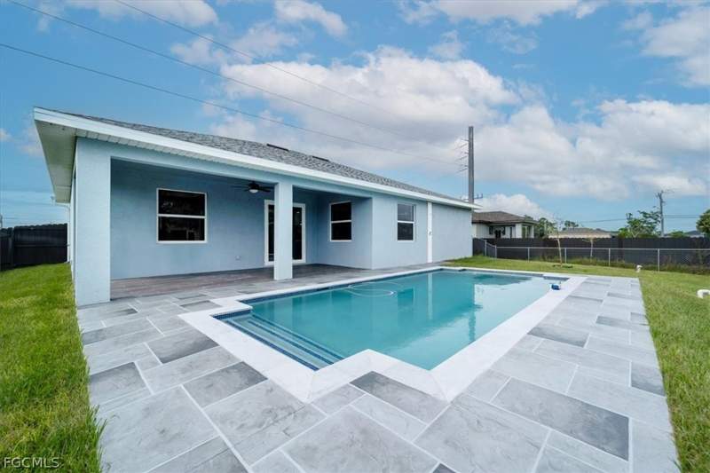 3 bedroom SingleFamilyResidence at 2317 Kismet Pkwy W, Cape Coral, Cape Coral — photo 2