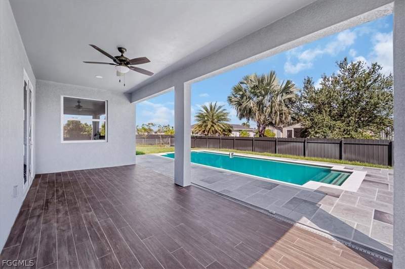 3 bedroom SingleFamilyResidence at 2317 Kismet Pkwy W, Cape Coral, Cape Coral — photo 4
