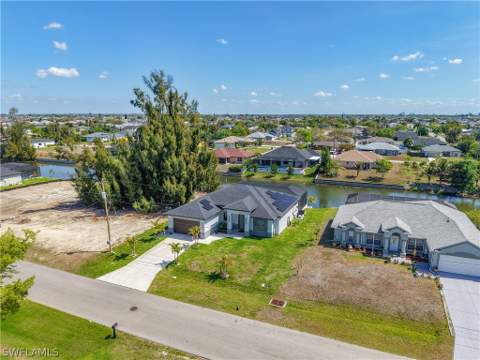 427 NW 7th Ave, Cape Coral FL - photo 7 of 50
