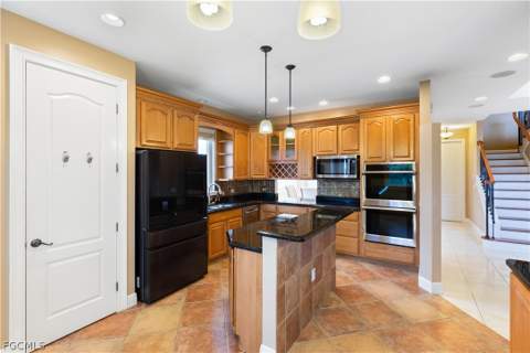 11913 Princess Grace Ct, Cape Coral FL - photo 17 of 50