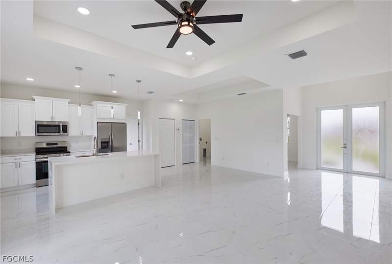 3 bedroom SingleFamilyResidence at 6152 Hershey Ave, Fort Myers, Fort Myers — photo 3