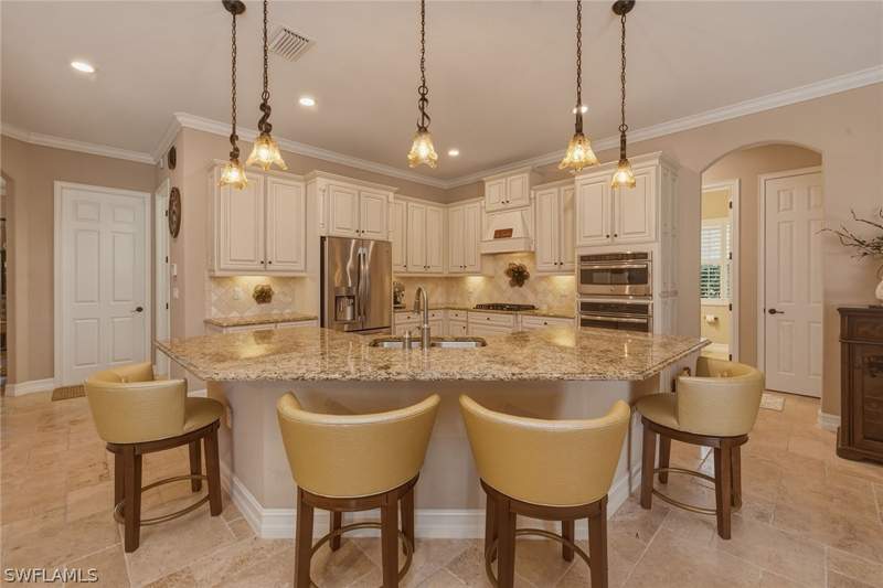 4 bedroom SingleFamilyResidence at 9505 Campanile Cir, Lagomar, Naples — photo 4