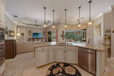9505 Campanile Cir, Naples FL - photo 8 of 50
