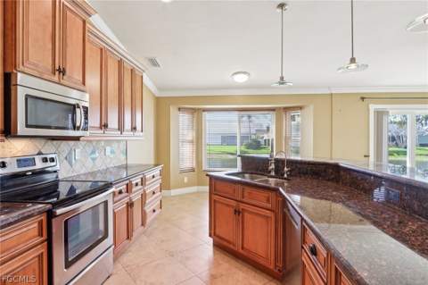 5118 Harrogate Ct, Naples FL - photo 15 of 34