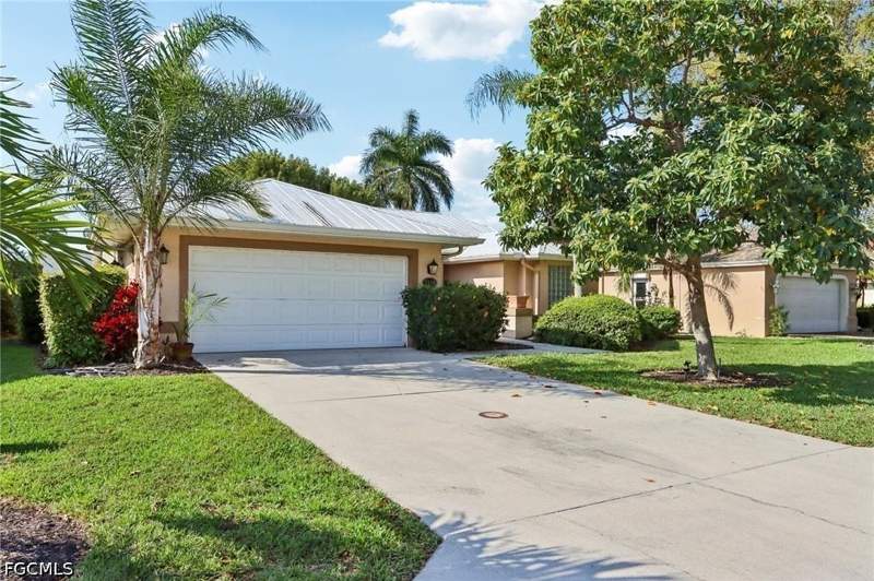 3 bedroom SingleFamilyResidence at 5118 Harrogate Ct, Crown Pointe East, Naples — photo 2