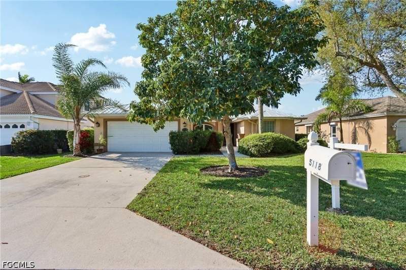 3 bedroom SingleFamilyResidence at 5118 Harrogate Ct, Crown Pointe East, Naples — photo 4