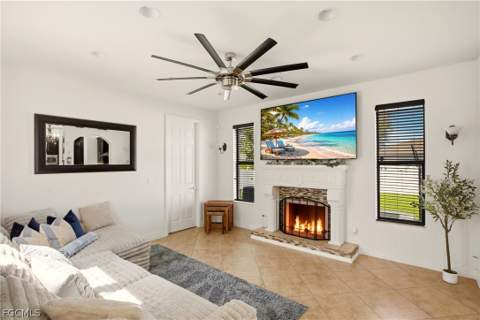 2104 NE 9th Pl, Cape Coral FL - photo 10 of 45
