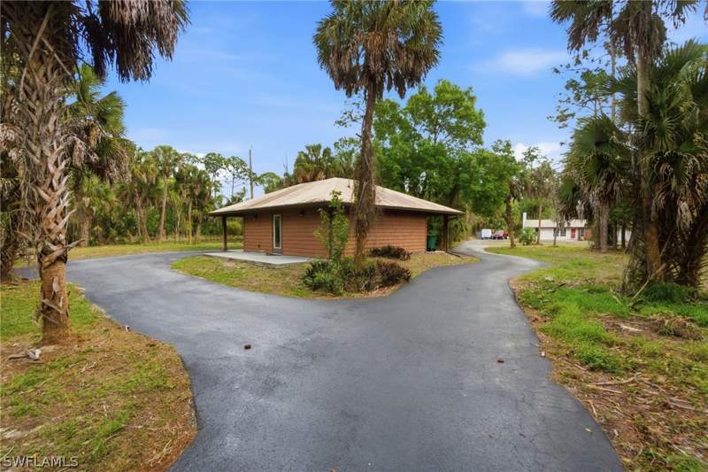 5 bedroom SingleFamilyResidence at 3670 27th Ave SW, Golden Gate Estates, Naples — photo 3