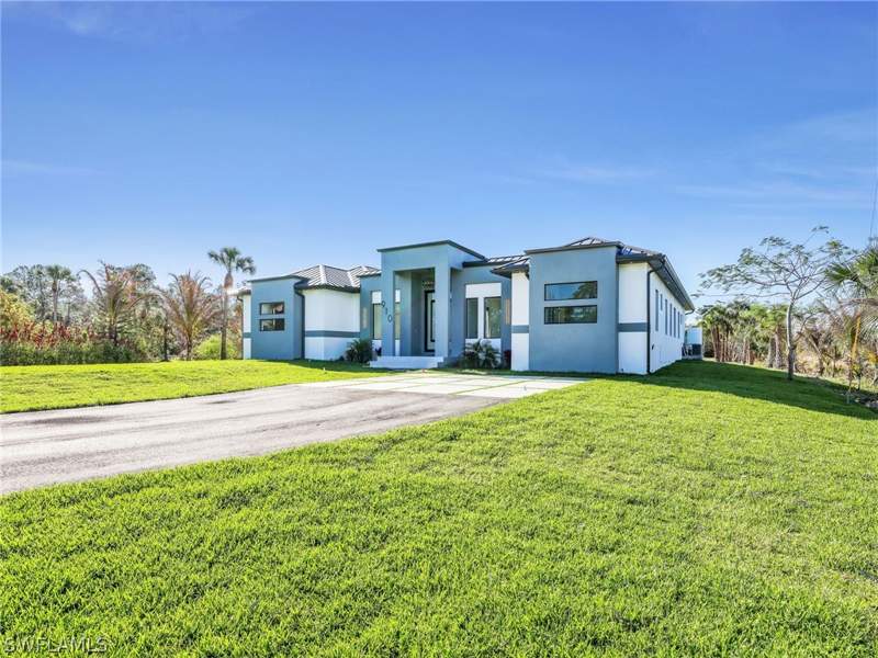 4 bedroom SingleFamilyResidence at 910 Golden Gate Blvd E, Golden Gate Estates, Naples — photo 3