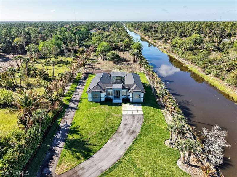 4 bedroom SingleFamilyResidence at 910 Golden Gate Blvd E, Golden Gate Estates, Naples — photo 4