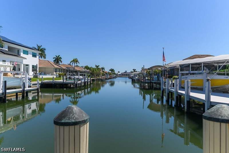 5 bedroom SingleFamilyResidence at 255 Columbus Way, Marco Beach, Marco Island — photo 3