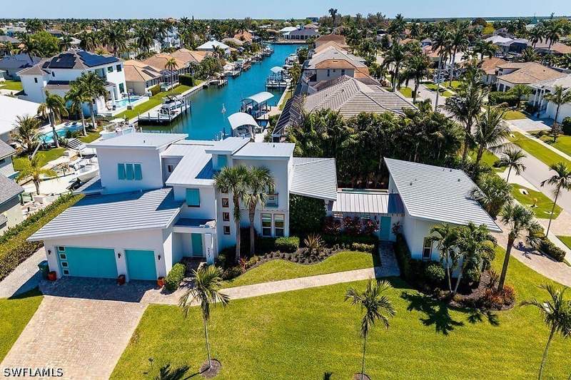 5 bedroom SingleFamilyResidence at 255 Columbus Way, Marco Beach, Marco Island — photo 4