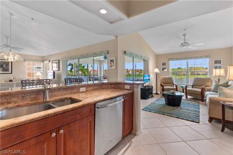 13916 Southampton Dr 3403, Bonita Springs FL - photo 8 of 38