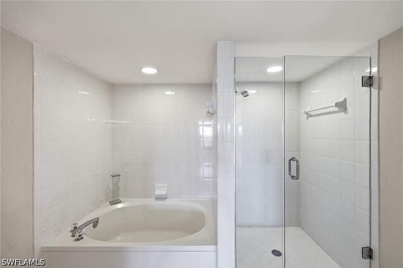 3 bedroom Condominium at 285 Naples Cove Dr 1703, Naples Cove, Naples — photo 4