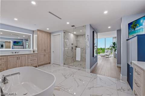 13935 Old Coast Rd 406, Naples FL - photo 17 of 50