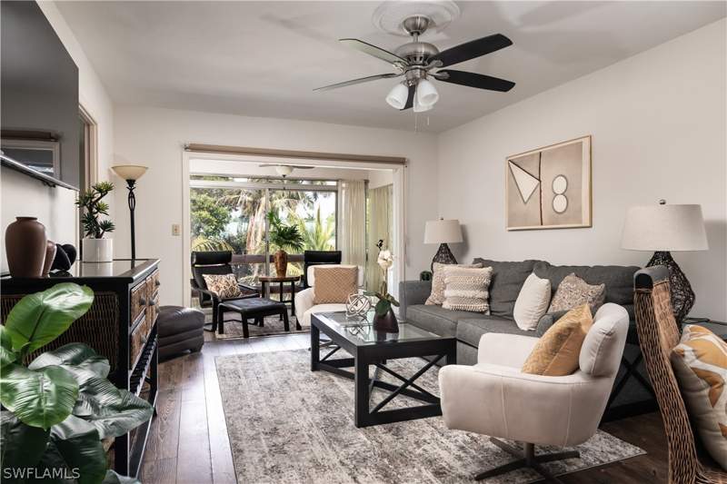 2 bedroom Condominium at 1021 3rd St S 306, Town Manor, Naples — photo 2