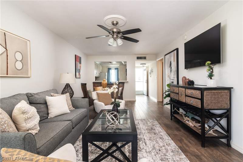 2 bedroom Condominium at 1021 3rd St S 306, Town Manor, Naples — photo 4