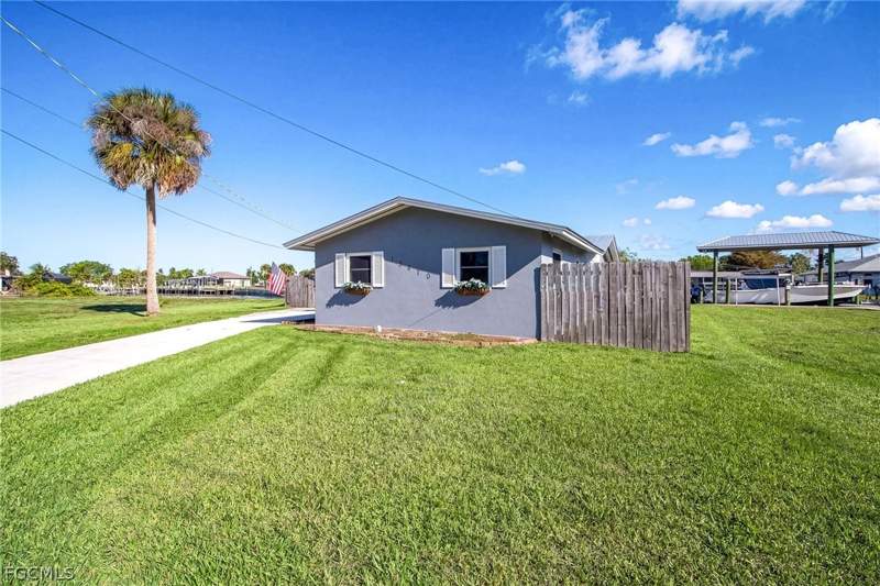 3 bedroom SingleFamilyResidence at 13470 Caribbean Blvd, Fort Myers Shores, Fort Myers — photo 4