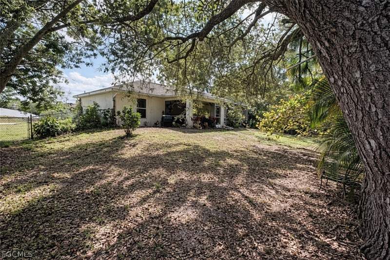 3 bedroom SingleFamilyResidence at 720 Brannen Ave, Mirror Lakes, Lehigh Acres — photo 3