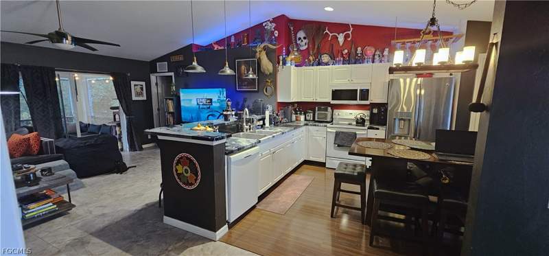 3 bedroom SingleFamilyResidence at 720 Brannen Ave, Mirror Lakes, Lehigh Acres — photo 4