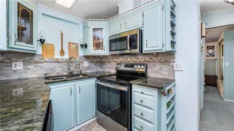 186 Panther Pass Cir 186, Naples FL - photo 7 of 33