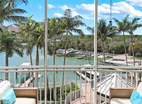 13675 Vanderbilt Dr 406, Naples FL - photo 12 of 43