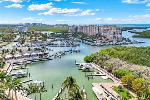 13675 Vanderbilt Dr 406, Naples FL - photo 14 of 43