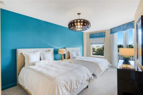 13675 Vanderbilt Dr 406, Naples FL - photo 20 of 43