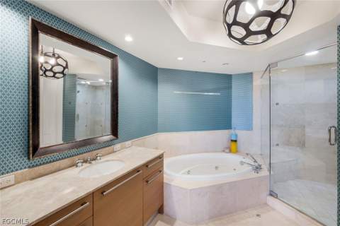 13675 Vanderbilt Dr 406, Naples FL - photo 21 of 43