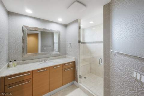 13675 Vanderbilt Dr 406, Naples FL - photo 23 of 43