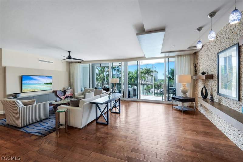 4 bedroom Condominium at 13675 Vanderbilt Dr 406, Aqua, Naples — photo 5