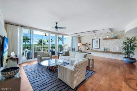 13675 Vanderbilt Dr 406, Naples FL - photo 6 of 43