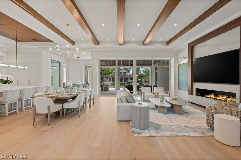 6 bedroom SingleFamilyResidence at 408 16th Ave S, Aqualane Shores, Naples — photo 5