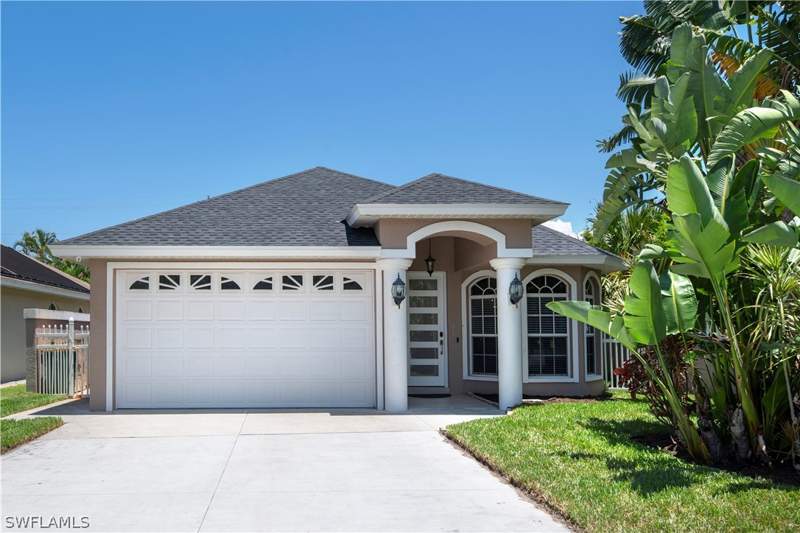 3 bedroom SingleFamilyResidence at 823 96th AVE N, NAPLES PARK, Naples — photo 1