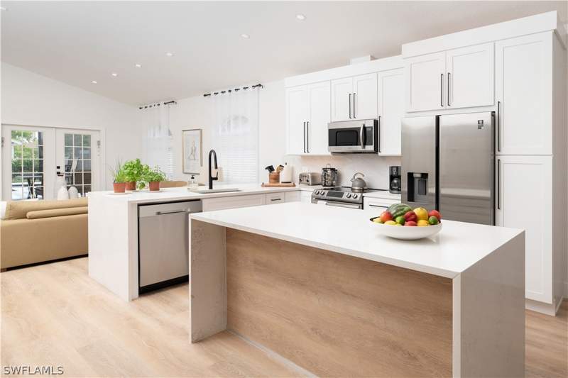 3 bedroom SingleFamilyResidence at 823 96th AVE N, NAPLES PARK, Naples — photo 4