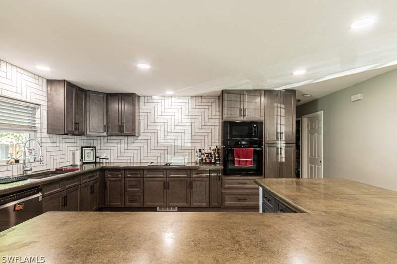 4 bedroom SingleFamilyResidence at 3771 31st Ave SW, Golden Gate Estates, Naples — photo 3