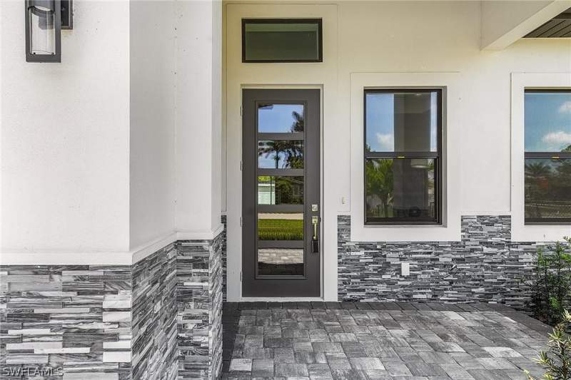5 bedroom SingleFamilyResidence at 859 108th Ave N, Naples Park, Naples — photo 4