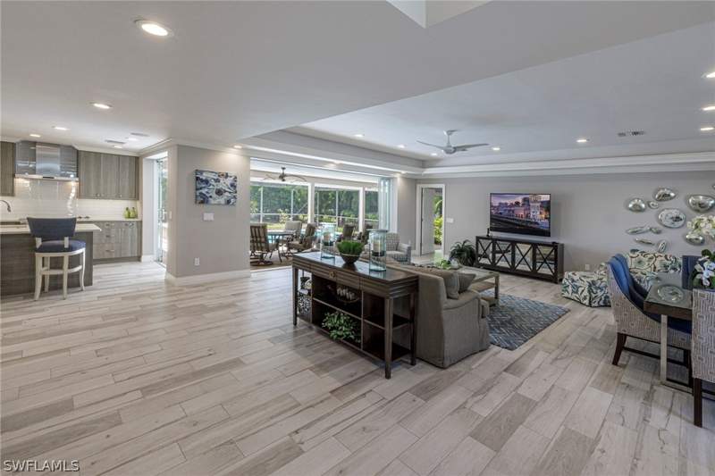 3 bedroom SingleFamilyResidence at 3720 Parkview Way, Park Shore, Naples — photo 2