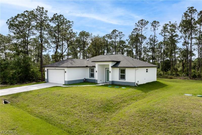 3 bedroom SingleFamilyResidence at 3111 40th St W, Lehigh Acres, Lehigh Acres — photo 2