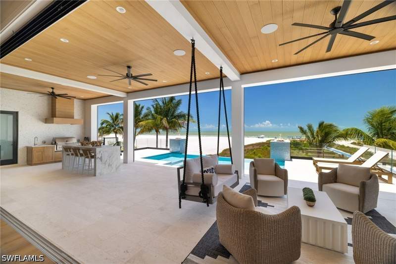 5 bedroom SingleFamilyResidence at 6100 Court St, Flamingo Park, Fort Myers Beach — photo 2