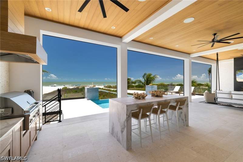 5 bedroom SingleFamilyResidence at 6100 Court St, Flamingo Park, Fort Myers Beach — photo 3