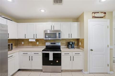 1112 SW 9th Ct, Cape Coral FL - photo 10 of 42