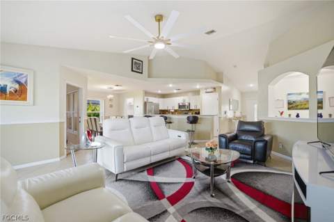 1112 SW 9th Ct, Cape Coral FL - photo 11 of 42