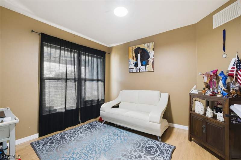 3 bedroom SingleFamilyResidence at 1112 SW 9th Ct, Cape Coral, Cape Coral — photo 4