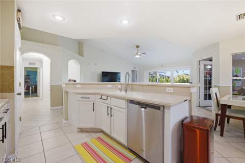 1112 SW 9th Ct, Cape Coral FL - photo 9 of 42