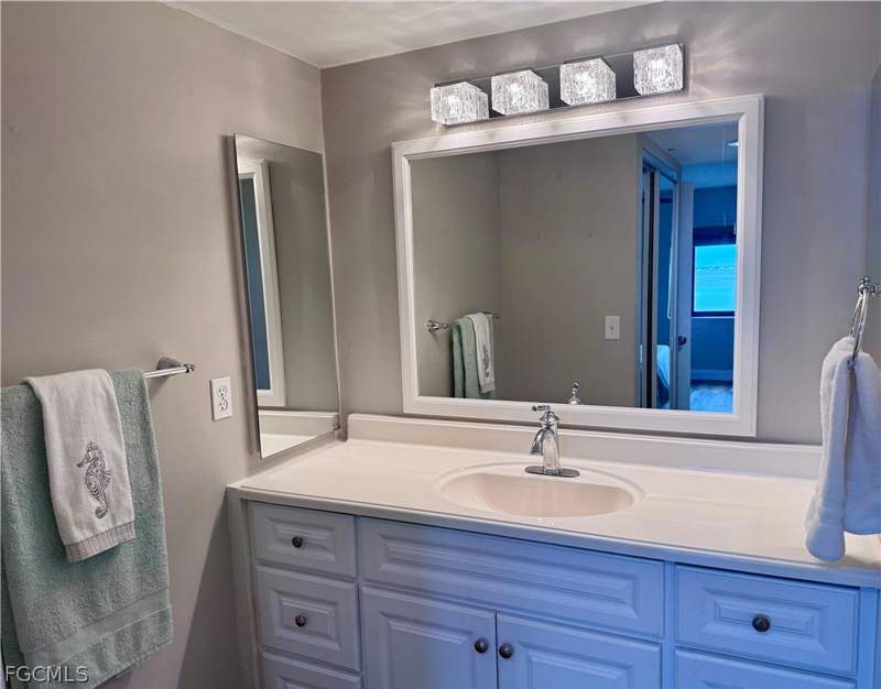 2 bedroom Condominium at 4510 N Key Dr 102, Moorings Point Condo, North Fort Myers — photo 5
